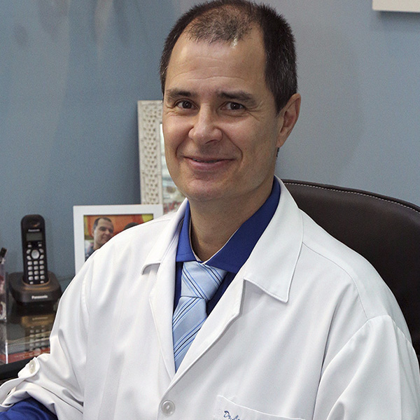 Dr. Leandro Rodrigues, Especialista do joelho